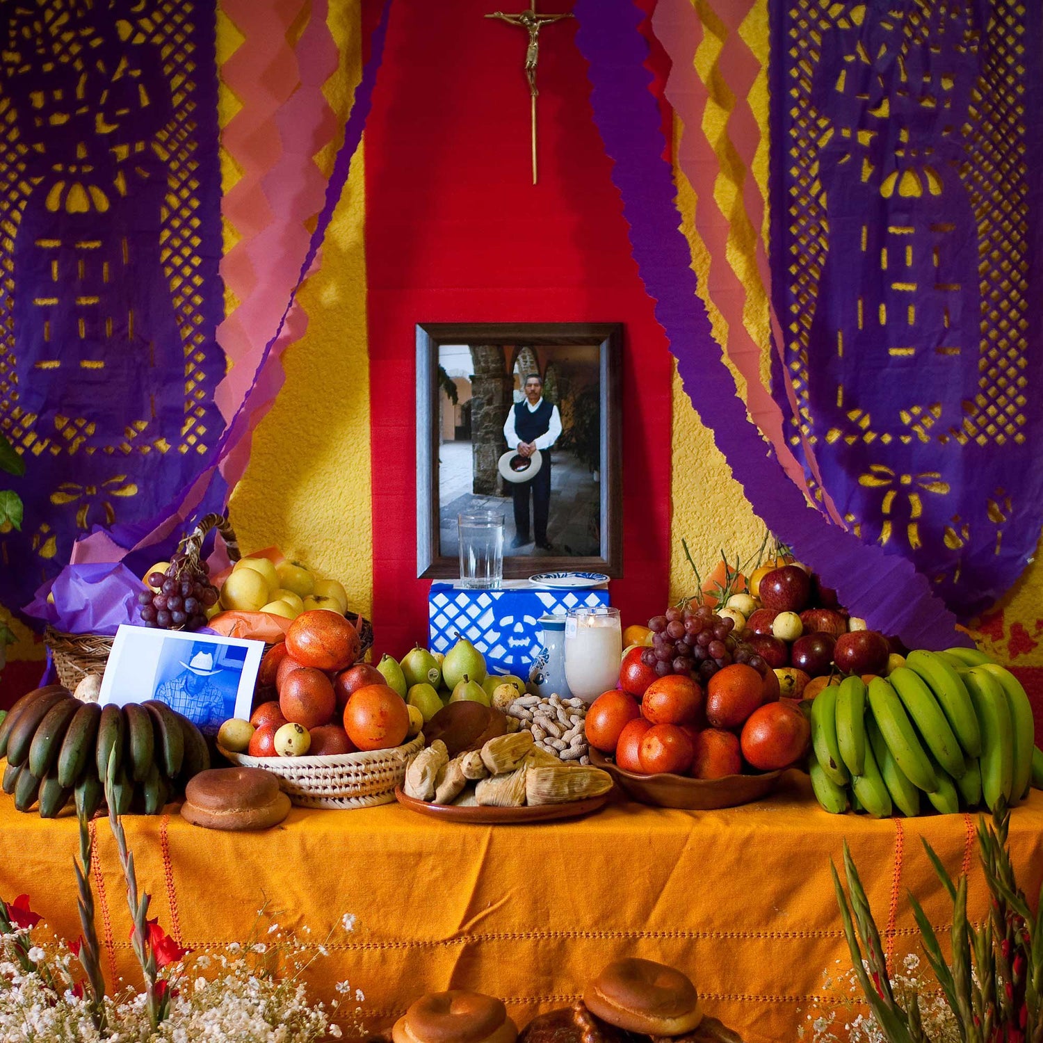 Día de Los Muertos (Day of the Dead): The Ofrenda's Significance